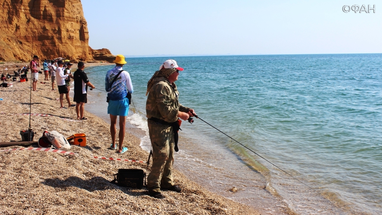 Ни одна рыба не пострадала: в Крыму прошел рыболовный фестиваль Black Sea Fishing Общество