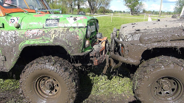 UAZ на вояках глумится над NISSAN PATROL в жесткой форме OFF ROAD 4X4