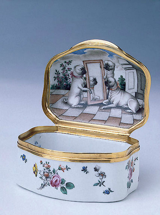 Фарфоровая табакерка работы Д.И. Виноградова, 1752 г. Государственный Эрмитаж