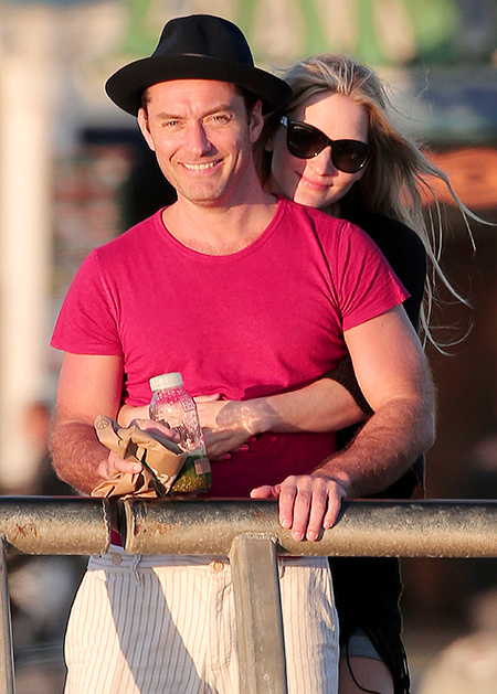 СМИ: Джуд Лоу женится на Филиппе Коан этой весной Свадьбы / Звездные свадьбы