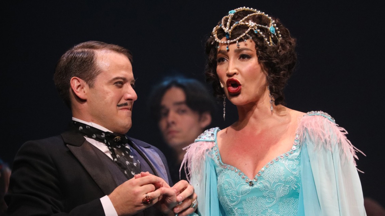 Хочешь жить — верти умением: режиссер Илья Архипов о жизни театров в период пандемии Хочешь жить — верти умением: режиссер Илья Архипов о жизни театров в период пандемии Общество