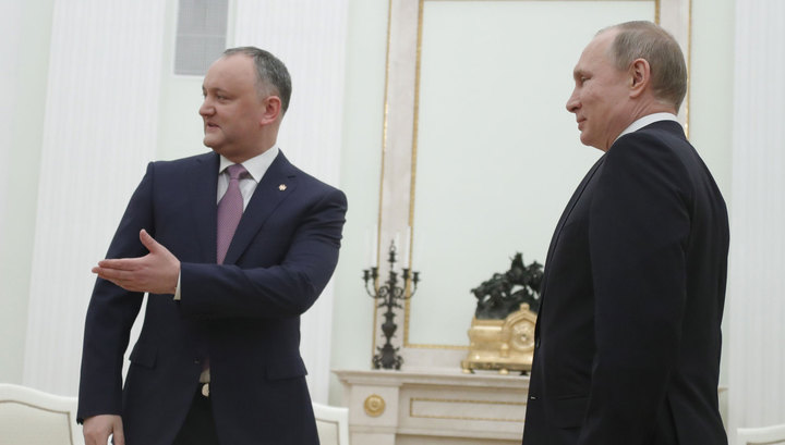 Путин и Додон обсудят скандал с высылкой дипломатов на ПМЭФ