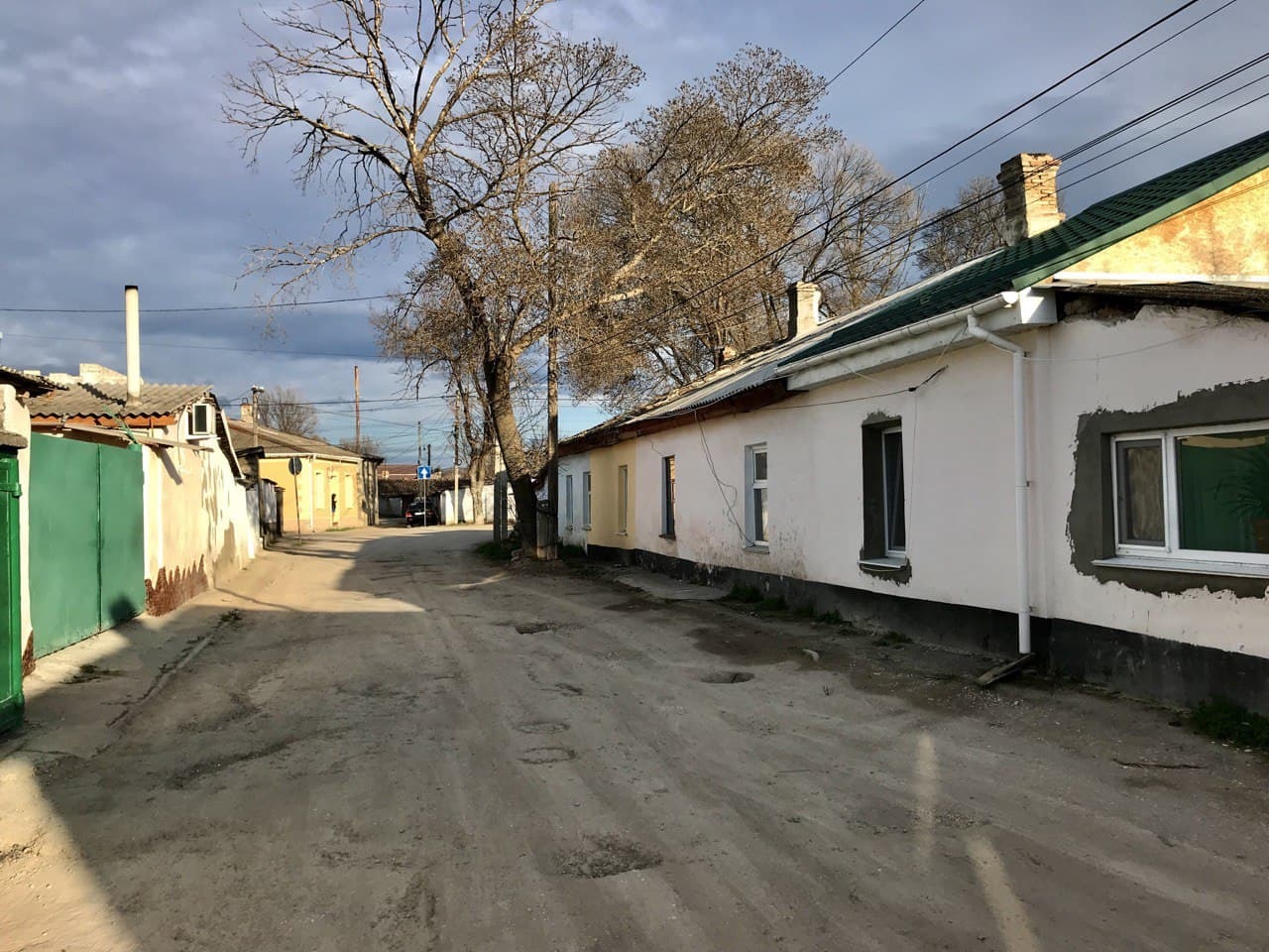 Попали в плен к 