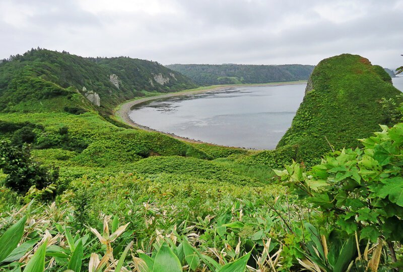 Кунашир: мыс Столбчатый Кунашир: мыс Столбчатый