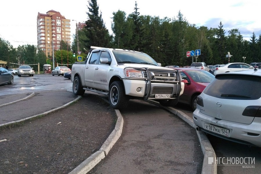 автохам на дороге. автохам новоселов фото город березовский. автохам скрылся. автохамы красноярск фото. новорижское шоссе автохам.