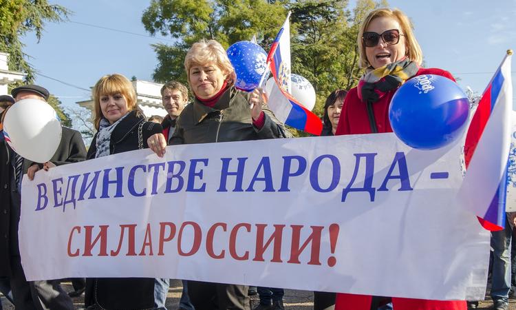 Во время праздничного шествия в Севастополе. Фото: Севастопольское  региональное отделение ОНФ