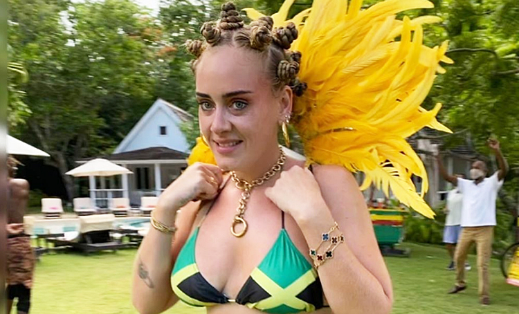 Адель станет ведущей шоу Saturday Night Live