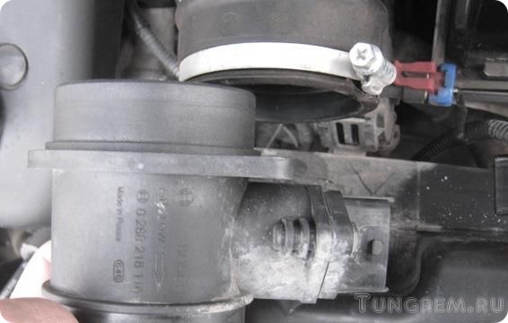 Замена ДМРВ датчика массового расхода воздуха Lada Kalina