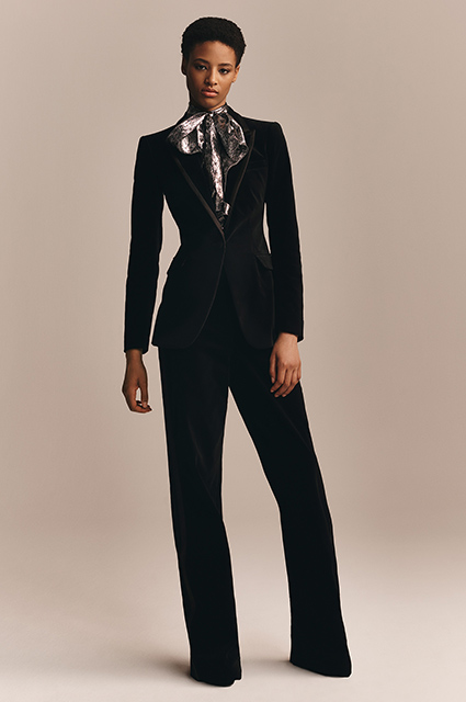 Баухаус, power dressing от Зендаи и гардероб путешественниц: смотрим новые осенние лукбуки Лукбук