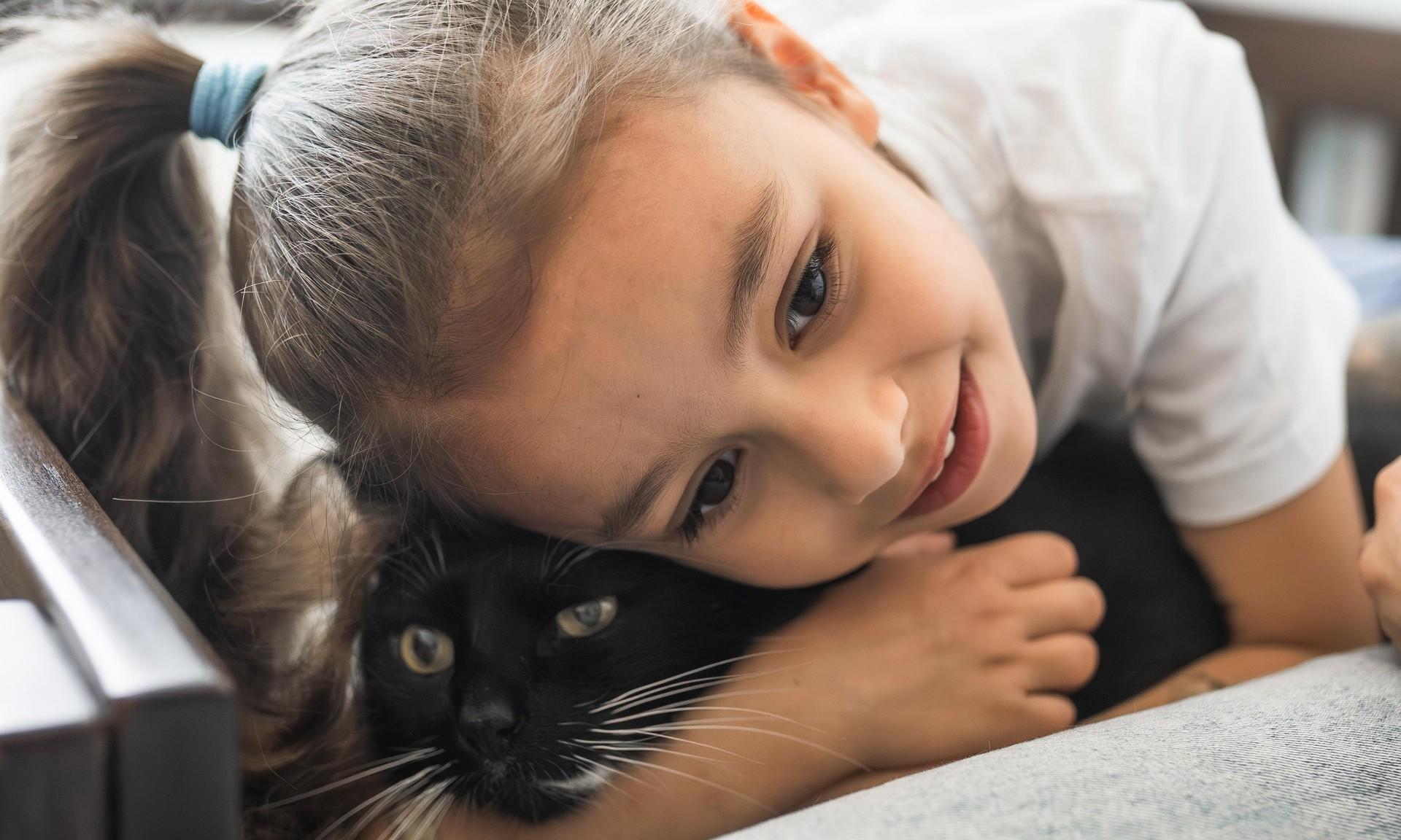 «Он не игрушка»: как объяснить ребенку, что питомца обижать нельзя