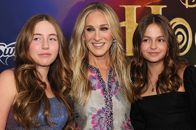 Редкий выход: Сара Джессика Паркер с дочерьми на премьере фильма "Фокус-покус 2" в Нью-Йорке Звездные дети