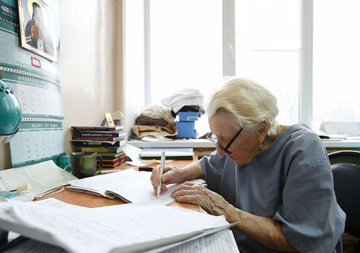 89-year-old-surgeon-alla-ilyinichna-levushkina-7