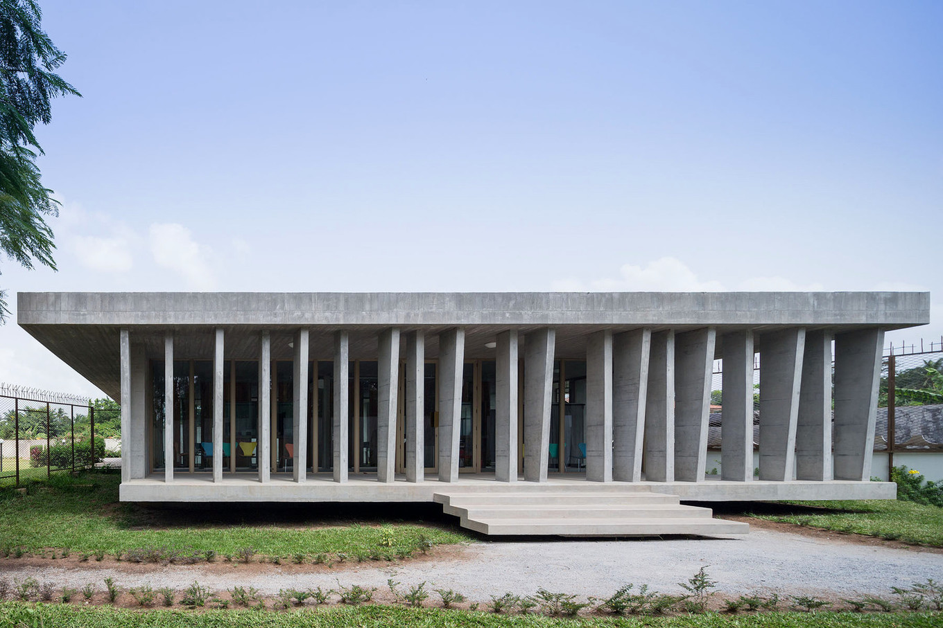 Архитектура посольства Швейцарии в Кот-д'Ивуар