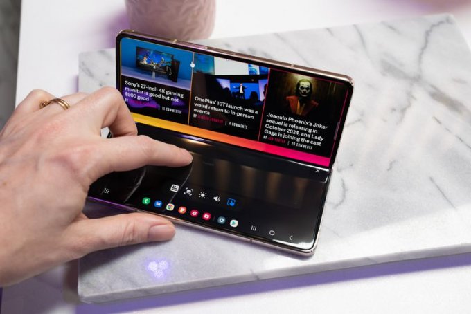 Представлены складные смартфоны Galaxy Z Fold 4 и Flip 4 Galaxy, сканер, хранения, оперативной, Snapdragon, дюйма, данных, емкостью, смартфон, разрешением, частотой, памяти, долларов, отпечатков, камеры, задние, устройства, также, пальцев, имеет