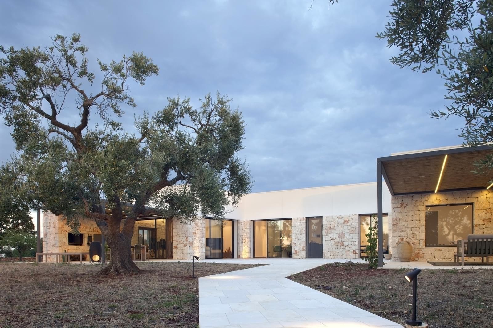 Дизайн современного умного дома на юге Италии
