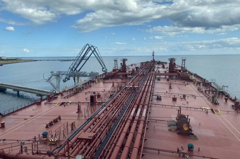 Россия отыскала брешь в нефтяном санкционном барьере ЕС