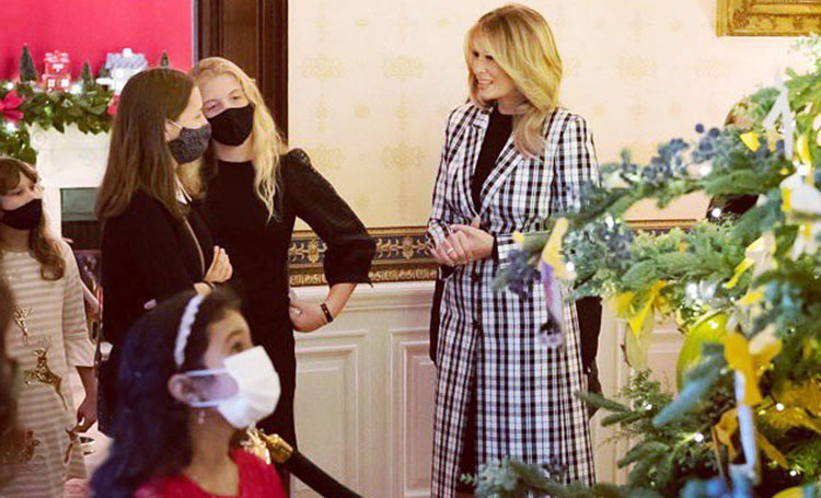 Мелания Трамп пригласила на прием юных авторов игрушек для главной ели Белого дома