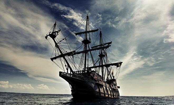 В 1762 году корабль Октавиус вышел из порта и пропал. Его обнаружили через 13 лет: судно дрейфовало в океане без людей «Октавиус», журнал, судна, августа, рядами, напутствие, последнее, выслушивала, внимательно, команда, Словно, стулья, стояли, затем, которого, вокруг, столе, заиндевевшем, лежал, трюме