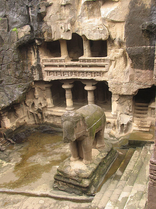 В пещерах Эллора всего 32 храма. В пещерах Эллора всего 32 храма.