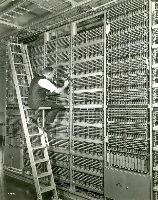 30. Так выглядело обслуживание техники на телефонной станции в Нью-Йорке, 1938 год интересно, исторические фото, история, ностальгия, фото