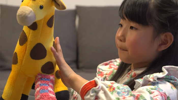 starym-igrushkam-prishivayut-novye-konechnosti