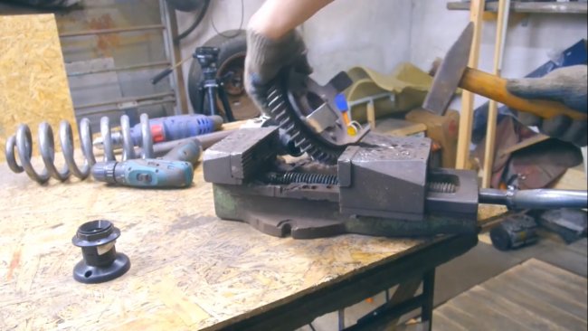 Оригинальный светильник из металла своими руками Оригинальный светильник из металла своими руками гаджеты