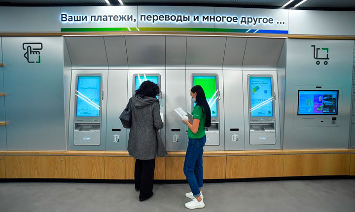 Сбербанк забирает все: За границу уходят не только деньги Сбербанк забирает все: За границу уходят не только деньги россия