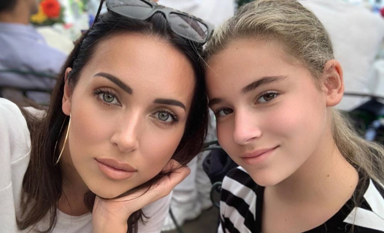 Алсу поздравила дочь Микеллу Абрамову с днем рождения: "Ты с мудростью преодолеваешь трудности"