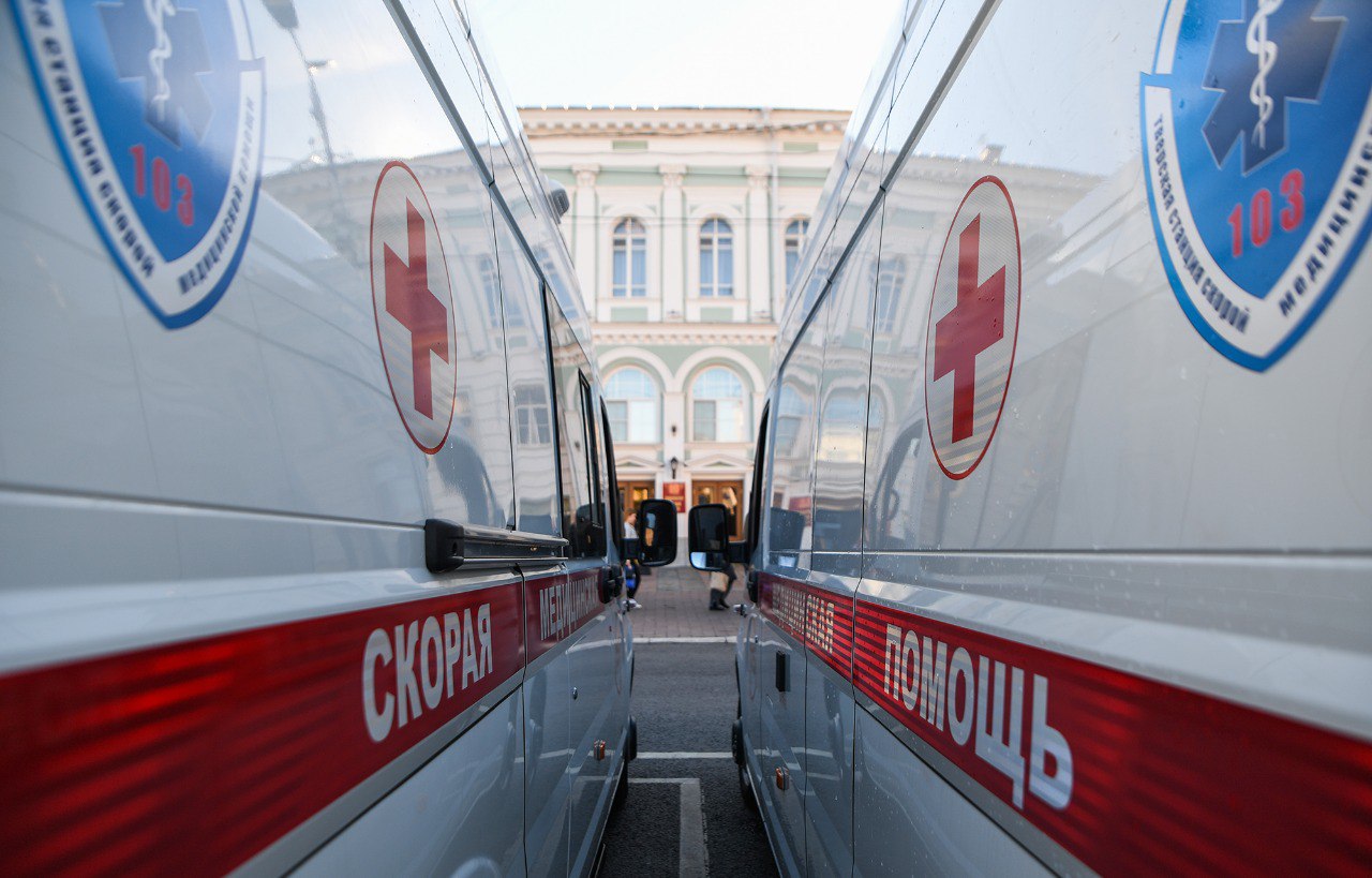 Игорь Руденя передал муниципалитетам Тверской области новые машины скорой медицинской помощи