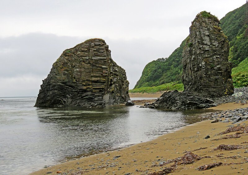 Кунашир: мыс Столбчатый Кунашир: мыс Столбчатый