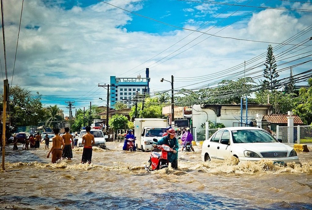 Ливни и потоп унесли жизни десятков пакистанцев
