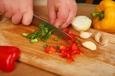 Шаг 2. Нарезаем овощи