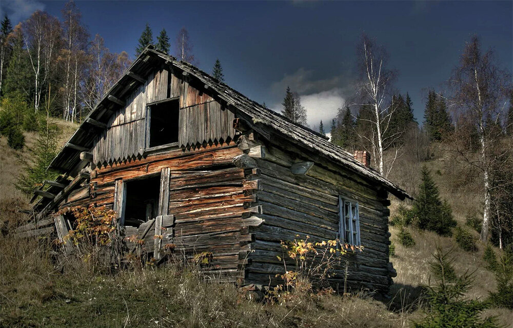 Заброшенный деревенский дом. Иллюстрация из открытых источников.