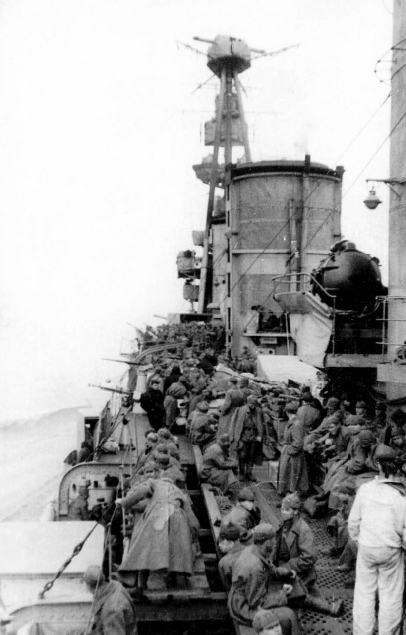 Десант на борту крейсера «Красный Крым», 1942 год Источник: tsushima.su - Корабль с тремя именами | Военно-исторический портал Warspot.ru