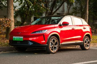 Китайский конкурент Tesla набрал инвестиций и готов завалить рынок дешевыми электромобилями авто и мото,автомобиль