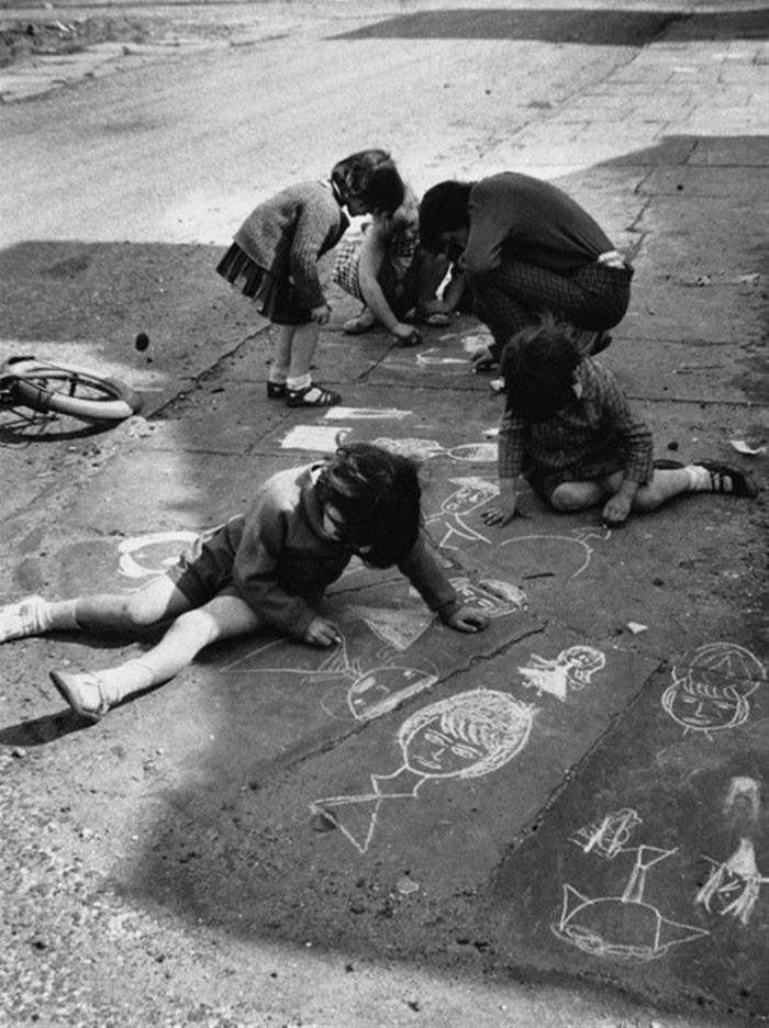 9. Рисунки мелками, Манчестер, 1966 год детство, прошлое, фотография