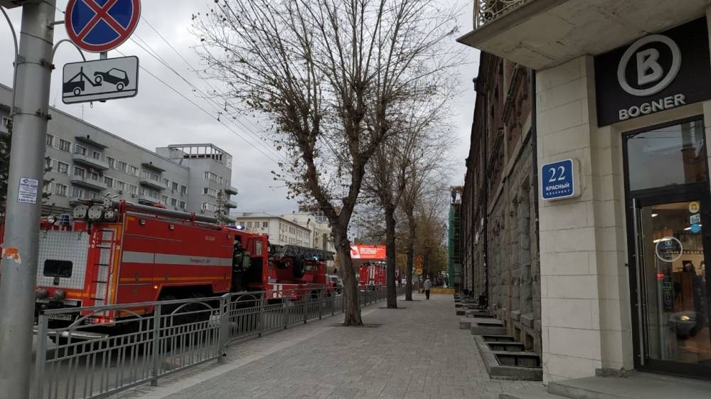 Пожар произошел в кафе в Новосибирске, эвакуировано 15 человек