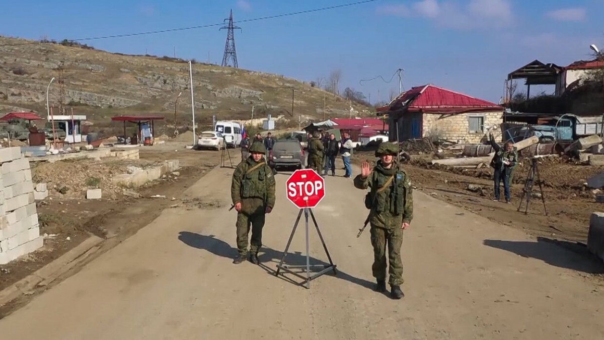 Российские миротворцы не выявили нарушений режима прекращения огня в Карабахе