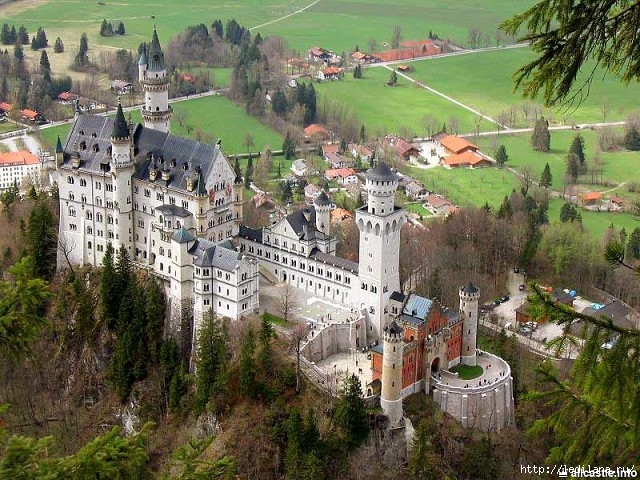Сказочный замок со своей совсем не сказочной историей Сказочный замок со своей совсем не сказочной историей Баварские Альпы,история,мир,путешествие,самостоятельные путешествия,страны