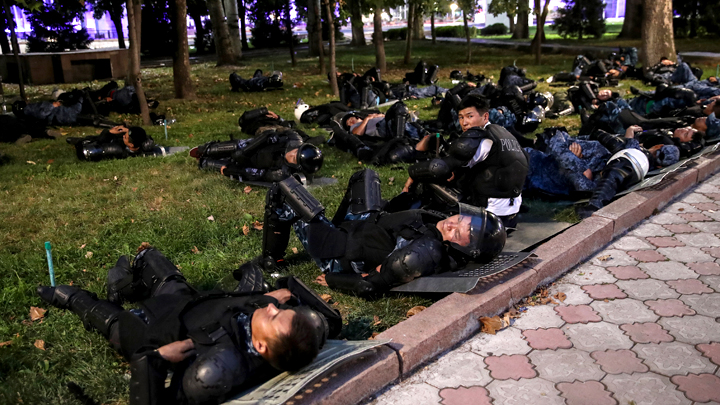 Сдался после переговоров: Что ждёт экс-президента Киргизии Атамбаева после задержания геополитика