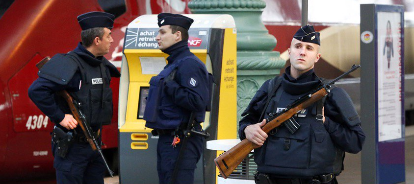 Стрельба в Париже: станцию метро в Париже оцепила полиция