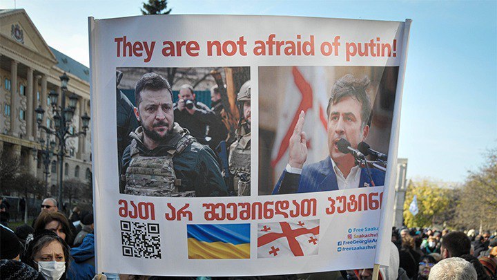 УЖАСНОЕ ЗЕРКАЛО ЗАГОВОРИЛО: ЗЕЛЕНСКОМУ ПОКАЗАЛИ БУДУЩЕЕ