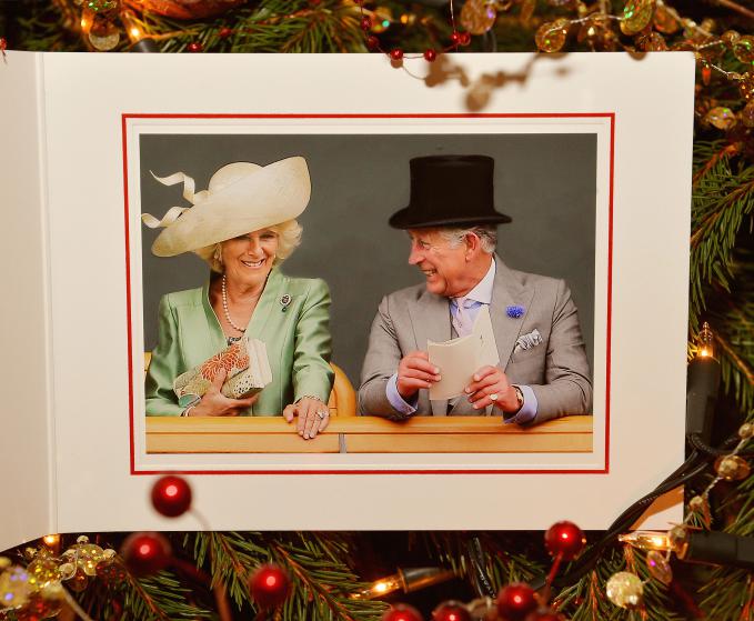 Как семья монархов Великобритании поздравляет с Рождеством