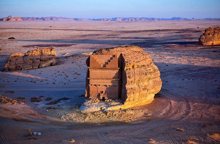 История одной гробницы: «Одинокий дворец» в Саудовской Аравии архитектура,Ближний Восток,Саудовская Аравия