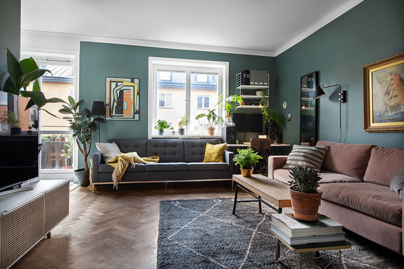 Небольшая шведская квартира с зеленой гостиной (39 кв. м)