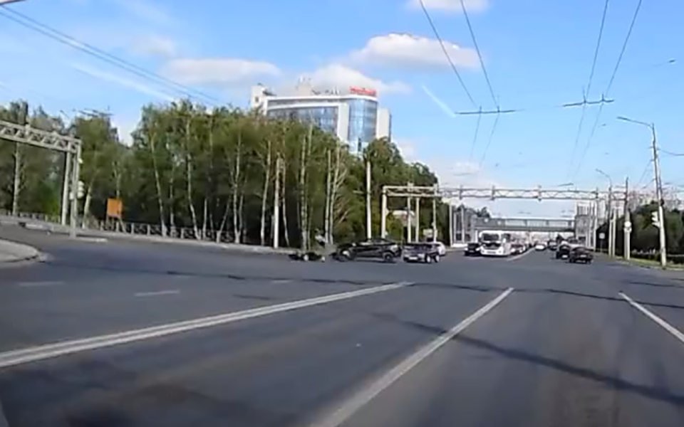 Мотоциклист, которого сбили на Московском шоссе, скончался от травм