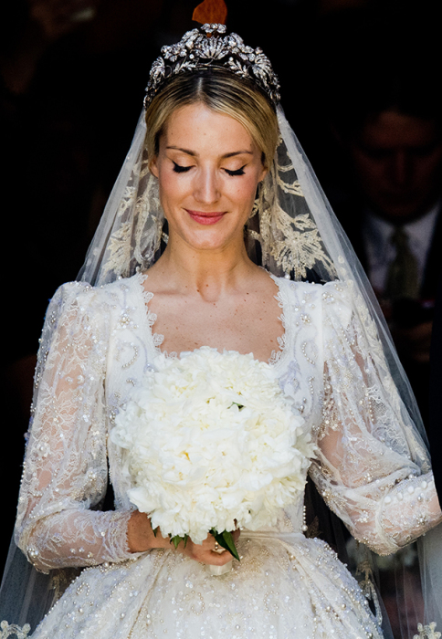 Счастливая невеста. / Фото: www.hellomagazine.com