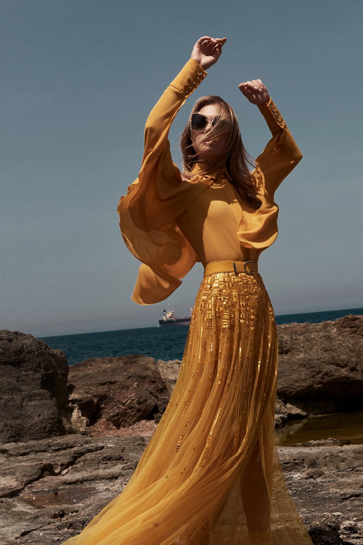 Коллекция Elie Saab Resort 2020 платья, ​​​​​​​Ливанский, платьев, сочных, насыщенных, оттенках, принтованные, крупными, яркими, цветамиПомимо, коллекцию, повседневные, также, вошли, комбинезоны, ансамбли, брюками, шортамиКоллекция, Resort, 2020Вечерние