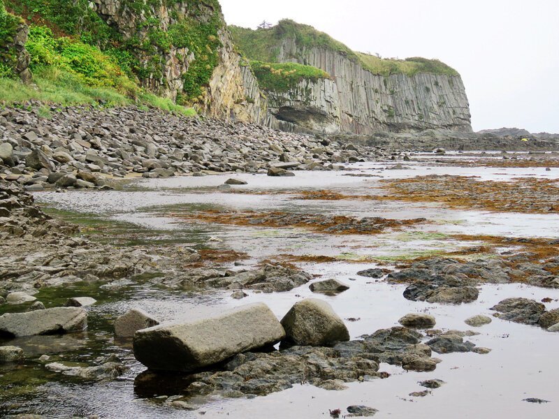 Кунашир: мыс Столбчатый Кунашир: мыс Столбчатый