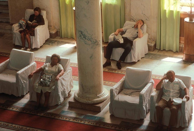 Народ отдыхает после серных ванн в Мацесте 1981 год, СССР, история, люди, фото